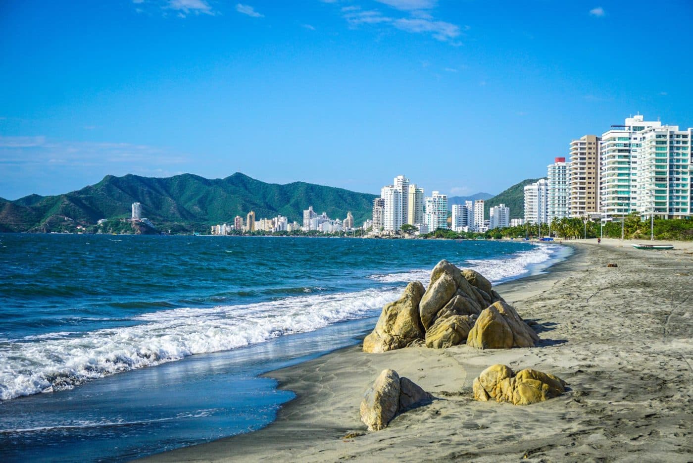 Razones-para-vivir-en-Santa-Marta-Colombia-1400x935